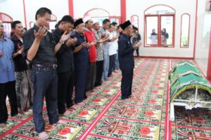 Tata Cara Menyolatkan Jenazah Perempuan Lengkap Beserta Bacaan Niatnya